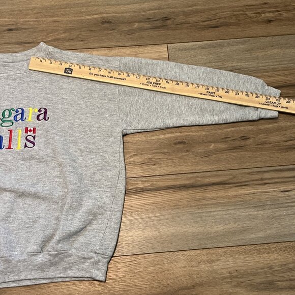 VTG Niagra Falls Crew Neck Sweatshirt Adult MEDIUM Heather Gray Canada Made - Picture 5 of 10